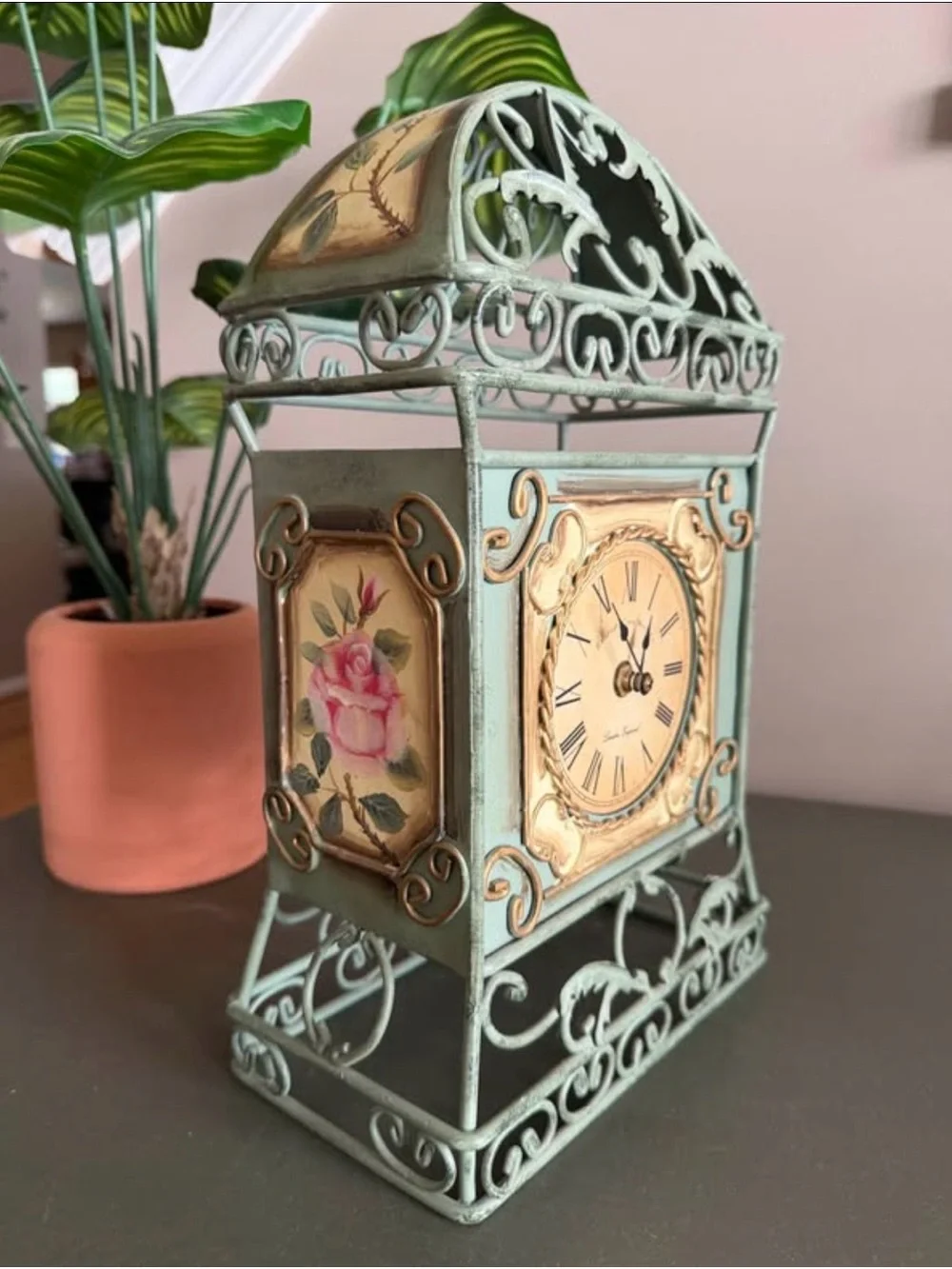 Edinburgh Clock Works Co. Vintage Style Metal Clock